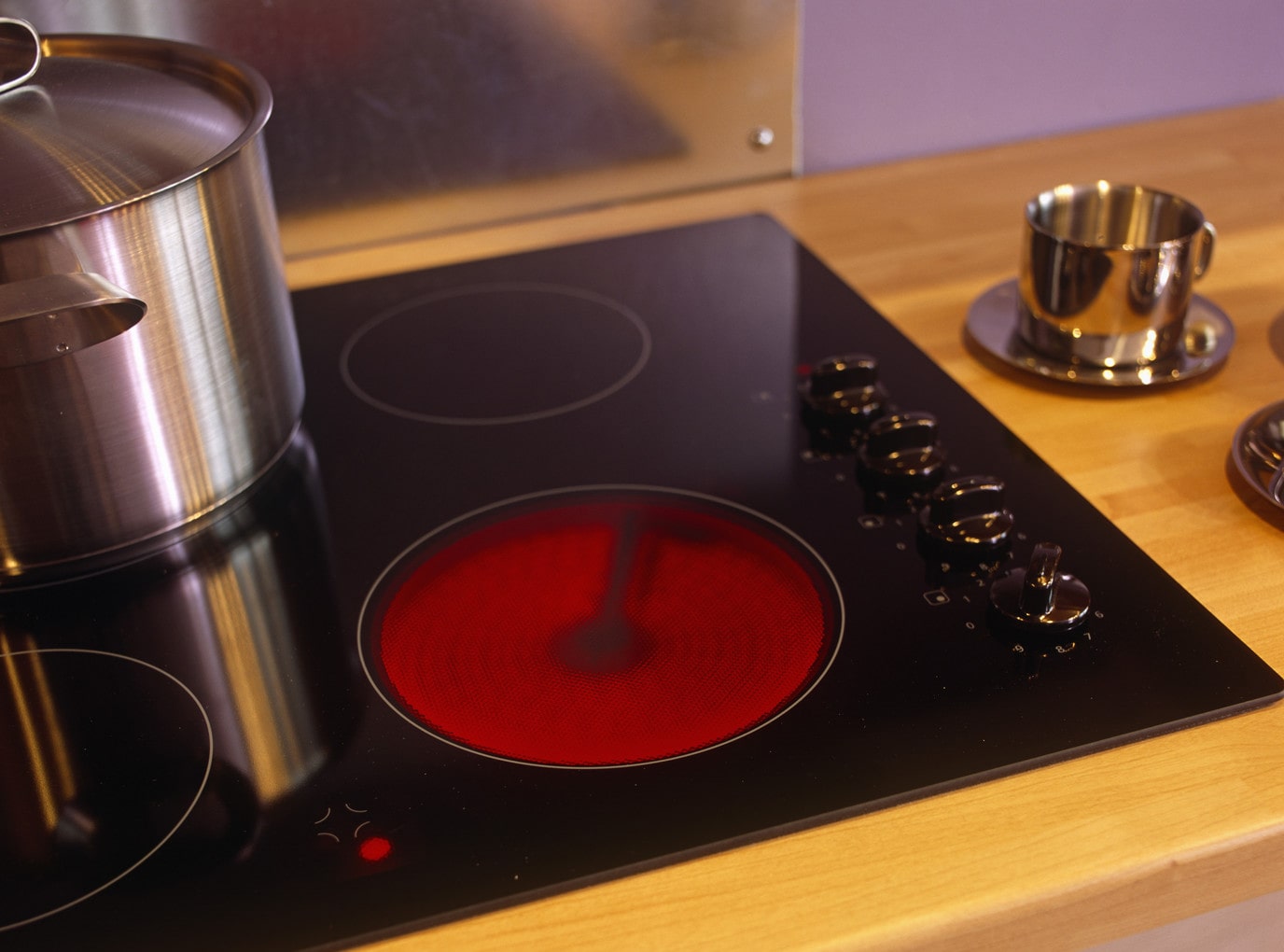Sử dụng bếp hồng ngoại có tốn điện không?